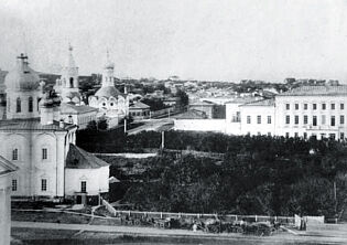 Общий вид Соборной площади и Николаевского сада с водонапорной башни. Фото С.Н. Никитина. Начало XX века.
